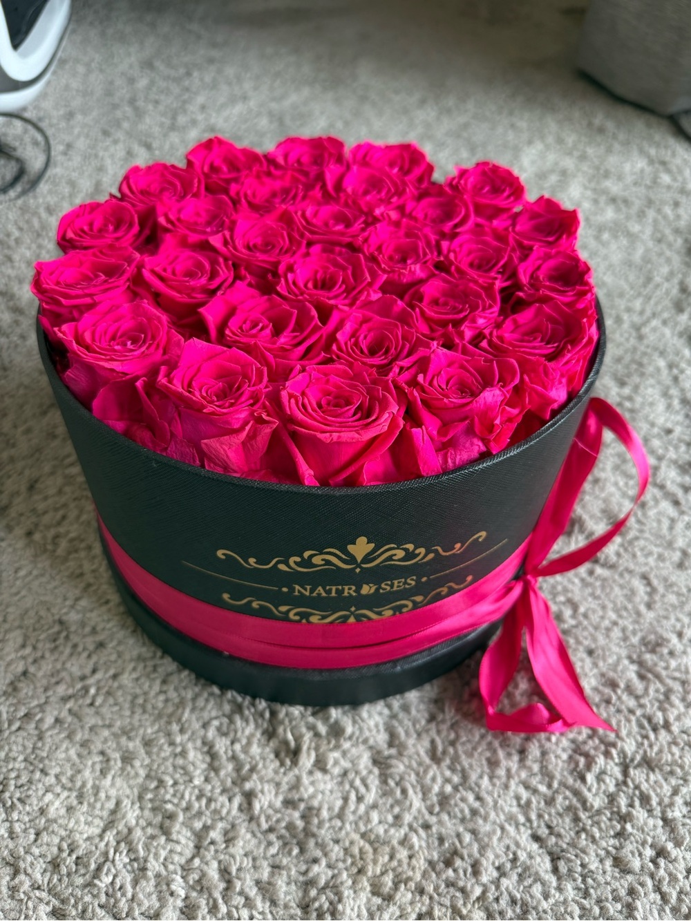 NAT ROSES Hot Pink Rose Box